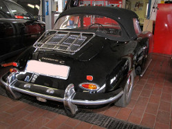 Porsche 356 Cabrio Au&szlig;enansicht Heck; anklicken zum Vergr&ouml;&szlig;ern