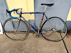 Unfallschaden an einem De Rosa Fahrrad/Rennrad; anklicken zum Vergr&ouml;&szlig;ern