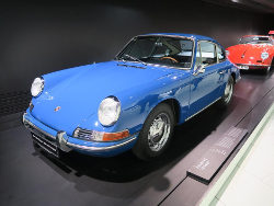 Porsche Museum; anklicken zum Vergr&ouml;&szlig;ern