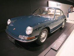 Porsche Museum; anklicken zum Vergr&ouml;&szlig;ern