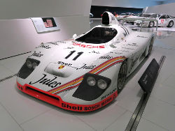 Porsche Museum; anklicken zum Vergr&ouml;&szlig;ern