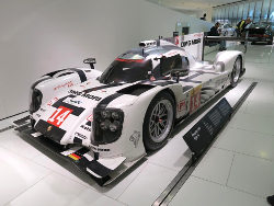Porsche Museum; anklicken zum Vergr&ouml;&szlig;ern