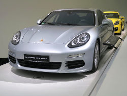 Porsche Museum; anklicken zum Vergr&ouml;&szlig;ern