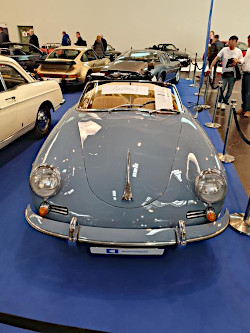 Oldtimer auf der Techno Classica 2023; anklicken zum Vergr&ouml;&szlig;ern