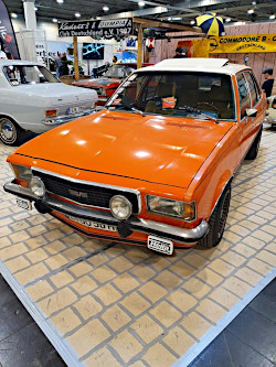 Oldtimer Opel; anklicken zum Vergr&ouml;&szlig;ern