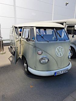VW Bus Oldtimer; anklicken zum Vergr&ouml;&szlig;ern
