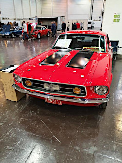 Ford Mustang Oldtimer; anklicken zum Vergr&ouml;&szlig;ern